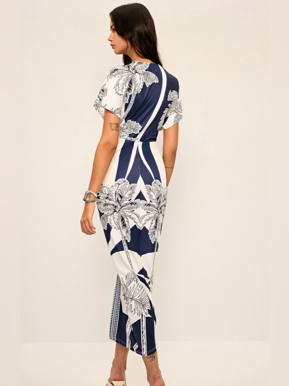 Commense Navy & White Floral V-Neck Midi Dress - Picture 2 of 4